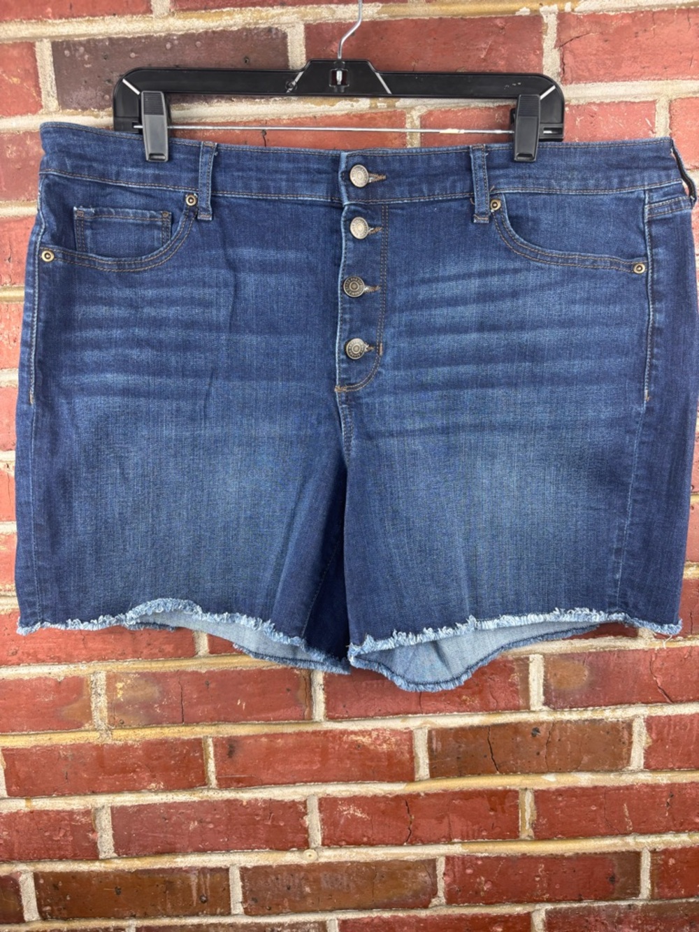 Sonoma button fly Denim shorts size 18